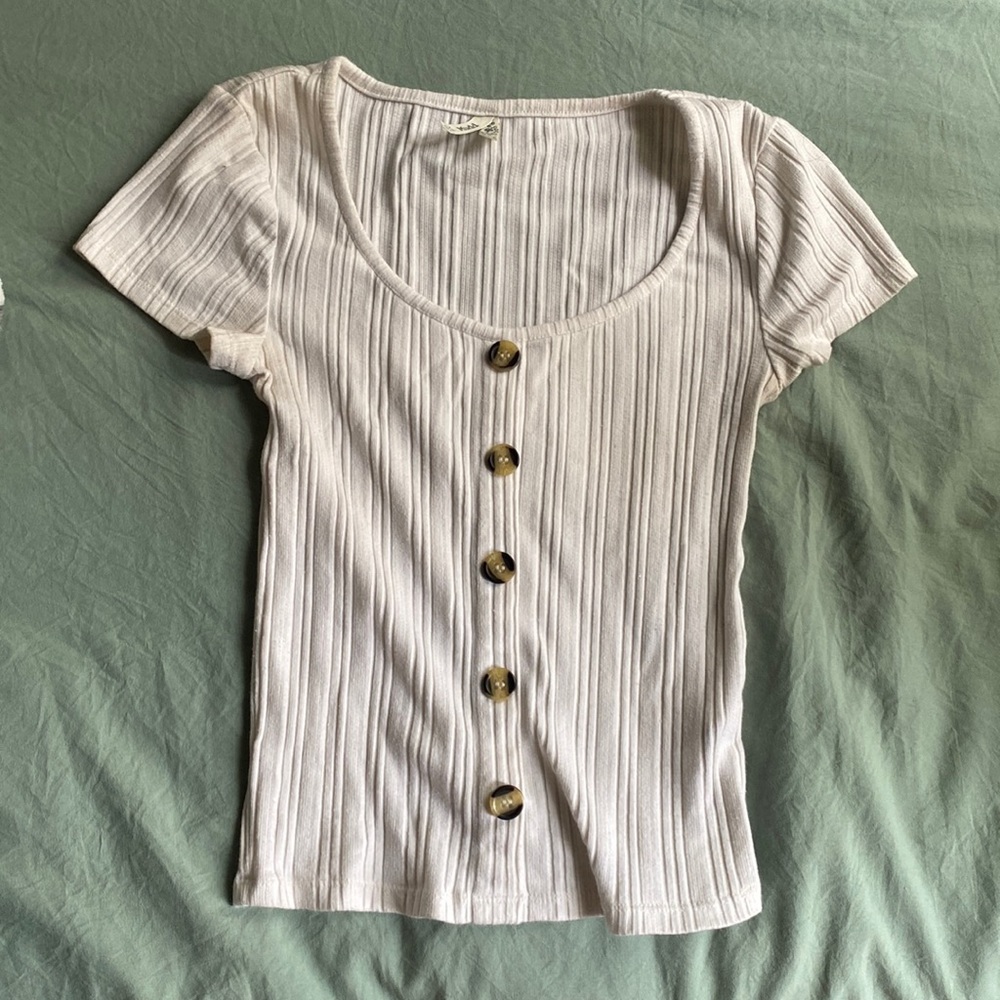 White shirt w buttons